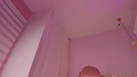 Snapshot of _aleja_x chatting on November 4, 2025, 11:31 am _aleja_x online show from November 4, 2025, 11:31 am