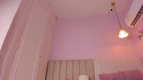 _aleja_x online show from November 6, 2025, 11:33 am