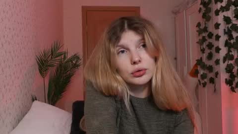 Snapshot of _aleksa chatting on December 8, 2024, 7:47 am Alexa online show from December 8, 2024, 7:47 am