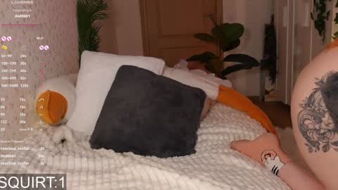 Snapshot of _aleksa chatting on December 19, 2024, 12:24 am Alexa online show from December 19, 2024, 12:24 am