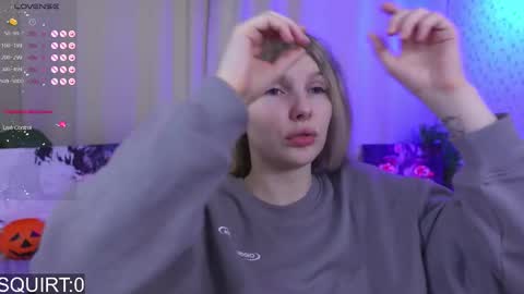 Snapshot of _aleksa chatting on October 15, 2025, 5:51 am Alexa online show from October 15, 2025, 5:51 am