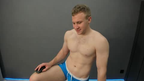Snapshot of _alex_madrid_ chatting on June 5, 2026, 4:45 pm Alex online show from June 5, 2026, 4:45 pm
