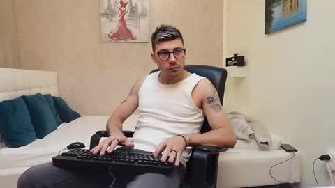 Alex online show from October 29, 2025, 3:31 am