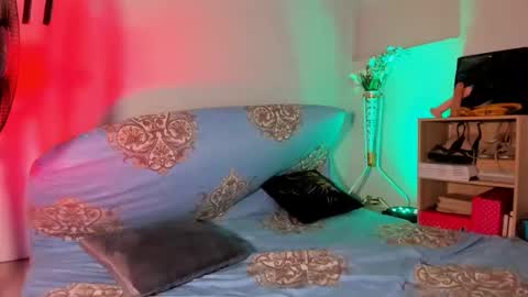  Alexa14 online show from April 22, 2026, 7:04 pm