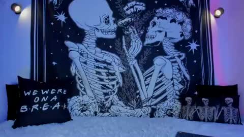 _alicesasha_ online show from June 14, 2026, 9:44 am