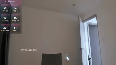 Snapshot of _alliex_ chatting on November 11, 2025, 12:49 pm you can call me pretty online show from November 11, 2025, 12:49 pm