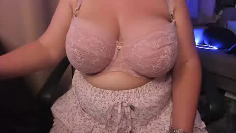 Snapshot of _alyssia_ chatting on July 7, 2026, 7:29 pm lisa online show from July 7, 2026, 7:29 pm