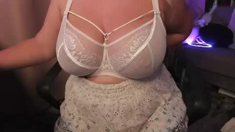 Snapshot of _alyssia_ chatting on July 22, 2026, 7:16 pm lisa online show from July 22, 2026, 7:16 pm