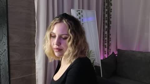 _amymoore_ online show from February 13, 2026, 1:56 am