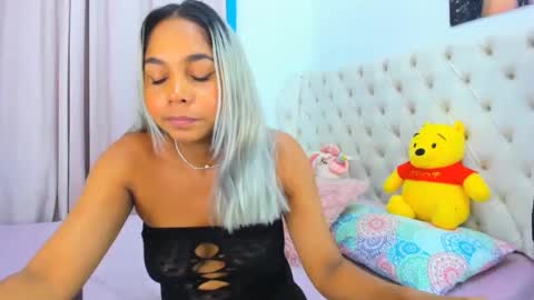 Analia online show from February 6, 2025, 5:25 am