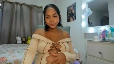 Snapshot of _analia chatting on May 2, 2026, 10:59 pm Analia online show from May 2, 2026, 10:59 pm