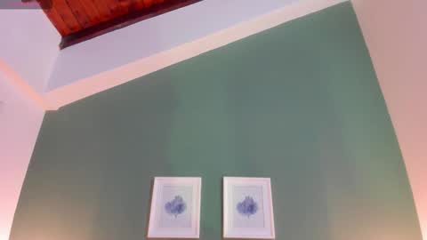 Snapshot of _anavictoria_ chatting on October 15, 2025, 12:05 pm Ana Victoria online show from October 15, 2025, 12:05 pm