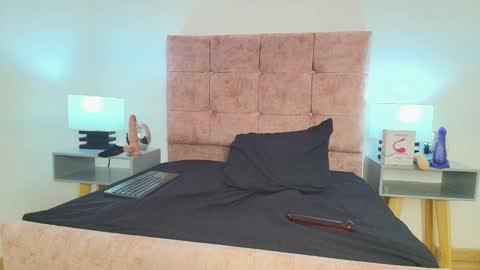 Snapshot of _andrewfalcon2 chatting on January 14, 2025, 6:17 pm _andrewfalcon2 online show from January 14, 2025, 6:17 pm