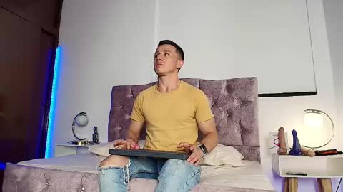 Snapshot of _andrewfalcon2 chatting on January 17, 2025, 6:12 pm _andrewfalcon2 online show from January 17, 2025, 6:12 pm