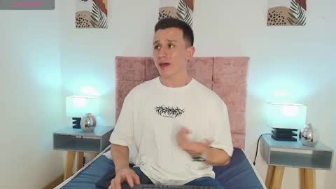 Snapshot of _andrewfalcon2 chatting on January 19, 2025, 7:15 pm _andrewfalcon2 online show from January 19, 2025, 7:15 pm