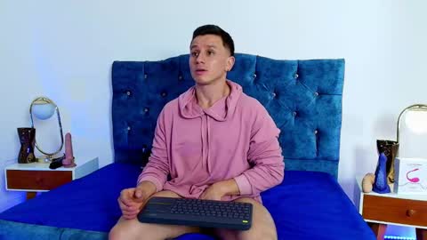 Snapshot of _andrewfalcon2 chatting on February 4, 2025, 3:36 pm _andrewfalcon2 online show from February 4, 2025, 3:36 pm