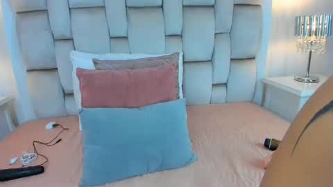 Snapshot of _angel_azul chatting on December 7, 2024, 11:51 am Angel Azul online show from December 7, 2024, 11:51 am