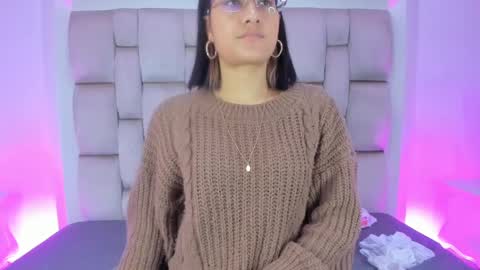 Snapshot of _angel_azul chatting on December 10, 2024, 11:43 am Angel Azul online show from December 10, 2024, 11:43 am
