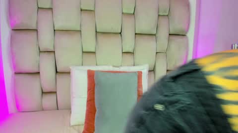 Snapshot of _angel_azul chatting on January 8, 2025, 11:43 am Angel Azul online show from January 8, 2025, 11:43 am
