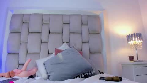 Snapshot of _angel_azul chatting on February 25, 2025, 3:05 pm Angel Azul online show from February 25, 2025, 3:05 pm