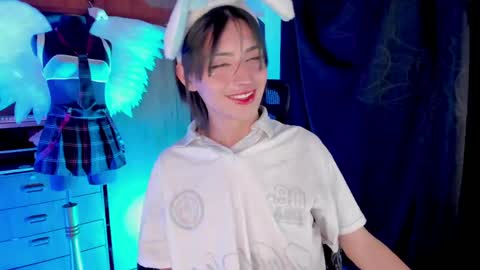 Angell Dustt  online show from May 12, 2026, 12:41 am