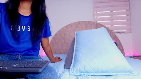 Snapshot of _aniisha_ chatting on May 11, 2026, 7:11 pm Any online show from May 11, 2026, 7:11 pm