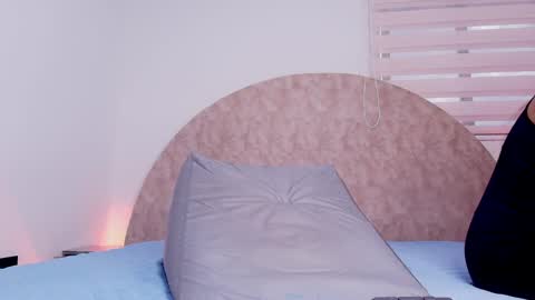Snapshot of _aniisha_ chatting on May 20, 2026, 7:20 pm Any online show from May 20, 2026, 7:20 pm