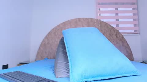 Snapshot of _aniisha_ chatting on July 4, 2026, 7:20 pm Any online show from July 4, 2026, 7:20 pm