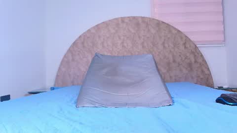 Snapshot of _aniisha_ chatting on July 19, 2026, 7:17 pm Any online show from July 19, 2026, 7:17 pm