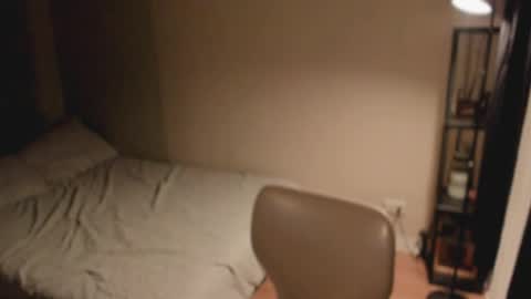 Snapshot of _ann1e_ chatting on April 23, 2026, 1:57 pm annie . online show from April 23, 2026, 1:57 pm