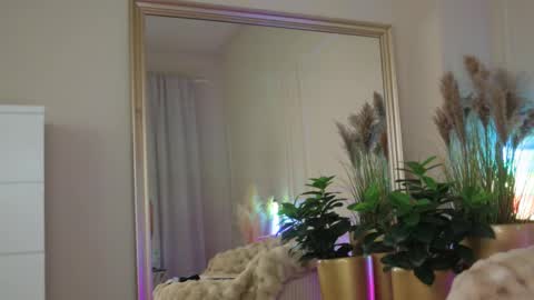 Anna online show from March 13, 2026, 8:37 pm