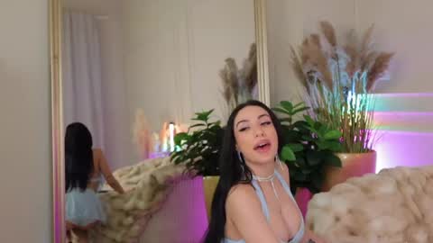 Snapshot of _anna_bloom chatting on May 19, 2026, 1:56 am Anna online show from May 19, 2026, 1:56 am