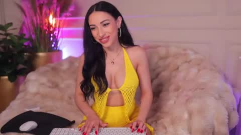 Snapshot of _anna_bloom chatting on June 23, 2026, 7:23 pm Anna online show from June 23, 2026, 7:23 pm
