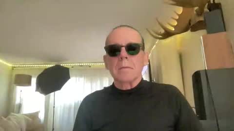  anneonamouse online show from April 25, 2026, 12:35 am