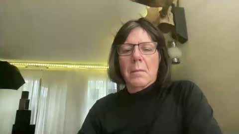  anneonamouse online show from May 14, 2026, 1:34 am