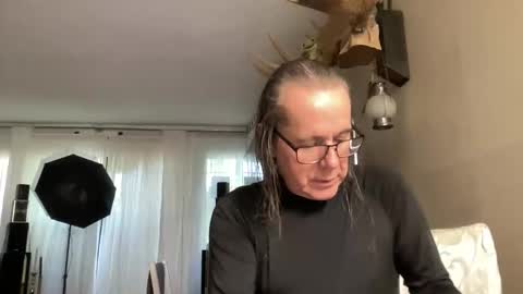  anneonamouse online show from May 31, 2026, 6:20 pm