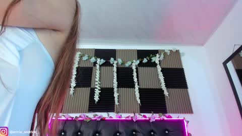 Snapshot of _annie_andrick_ chatting on May 17, 2026, 9:17 am Annie Andrick online show from May 17, 2026, 9:17 am