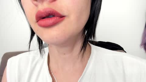 antonia online show from January 22, 2025, 9:57 am