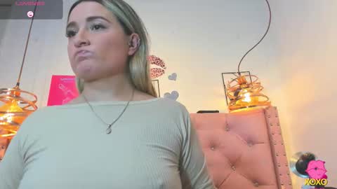 _antonella_11 online show from March 12, 2026, 10:16 pm