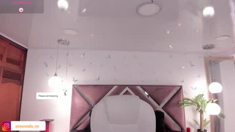 antonnela online show from November 10, 2025, 6:40 pm