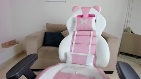    online show from February 11, 2026, 1:27 pm