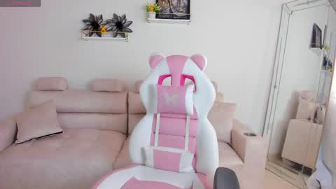    online show from May 25, 2026, 12:33 pm