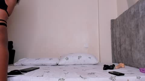 Ariah independent model online show from May 10, 2026, 5:56 am