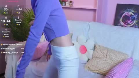 _ash_leyy_ online show from May 16, 2026, 2:19 am