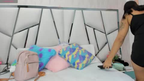 Aura online show from January 8, 2026, 3:09 am