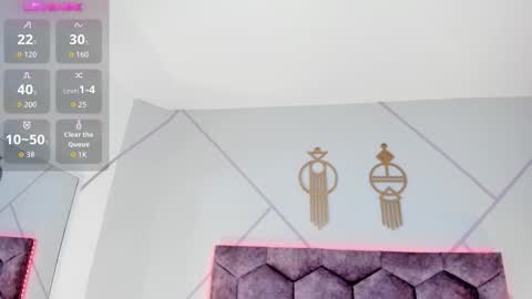 Snapshot of _aurora_collins_ chatting on October 17, 2025, 12:52 pm _aurora_collins_ online show from October 17, 2025, 12:52 pm