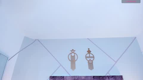 Snapshot of _aurora_collins_ chatting on November 18, 2025, 1:15 pm _aurora_collins_ online show from November 18, 2025, 1:15 pm