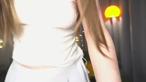 Snapshot of _aurora_lane chatting on July 12, 2026, 12:29 pm _aurora_lane online show from July 12, 2026, 12:29 pm
