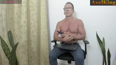Axel online show from July 14, 2026, 1:52 am