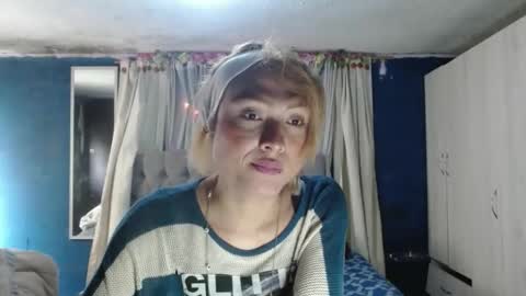 Snapshot of _azalea_65 chatting on October 13, 2025, 7:47 pm _azalea_65 online show from October 13, 2025, 7:47 pm